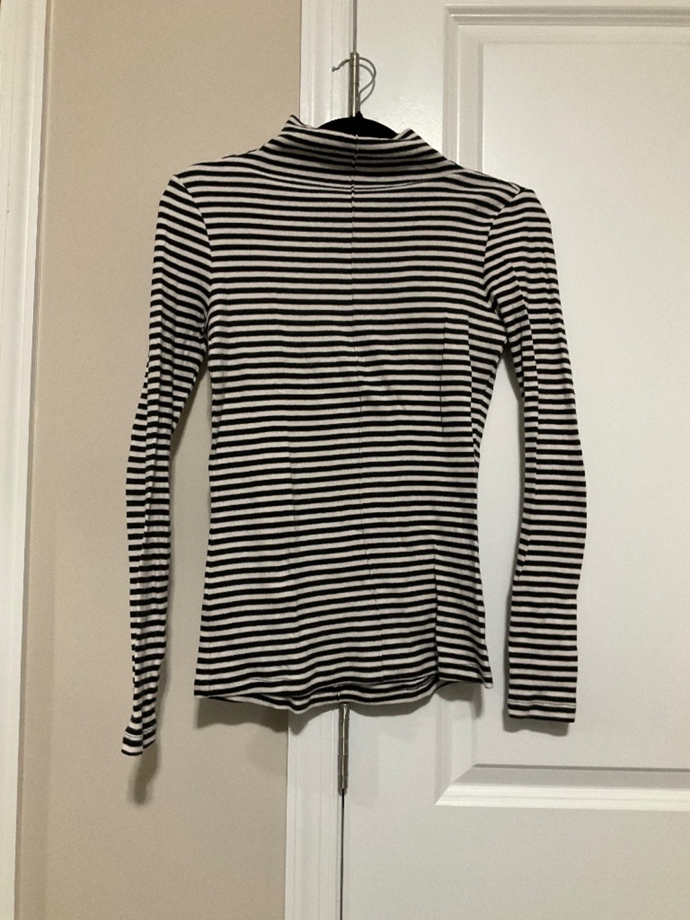 Parni ribbed mockneck black and white stripe s women